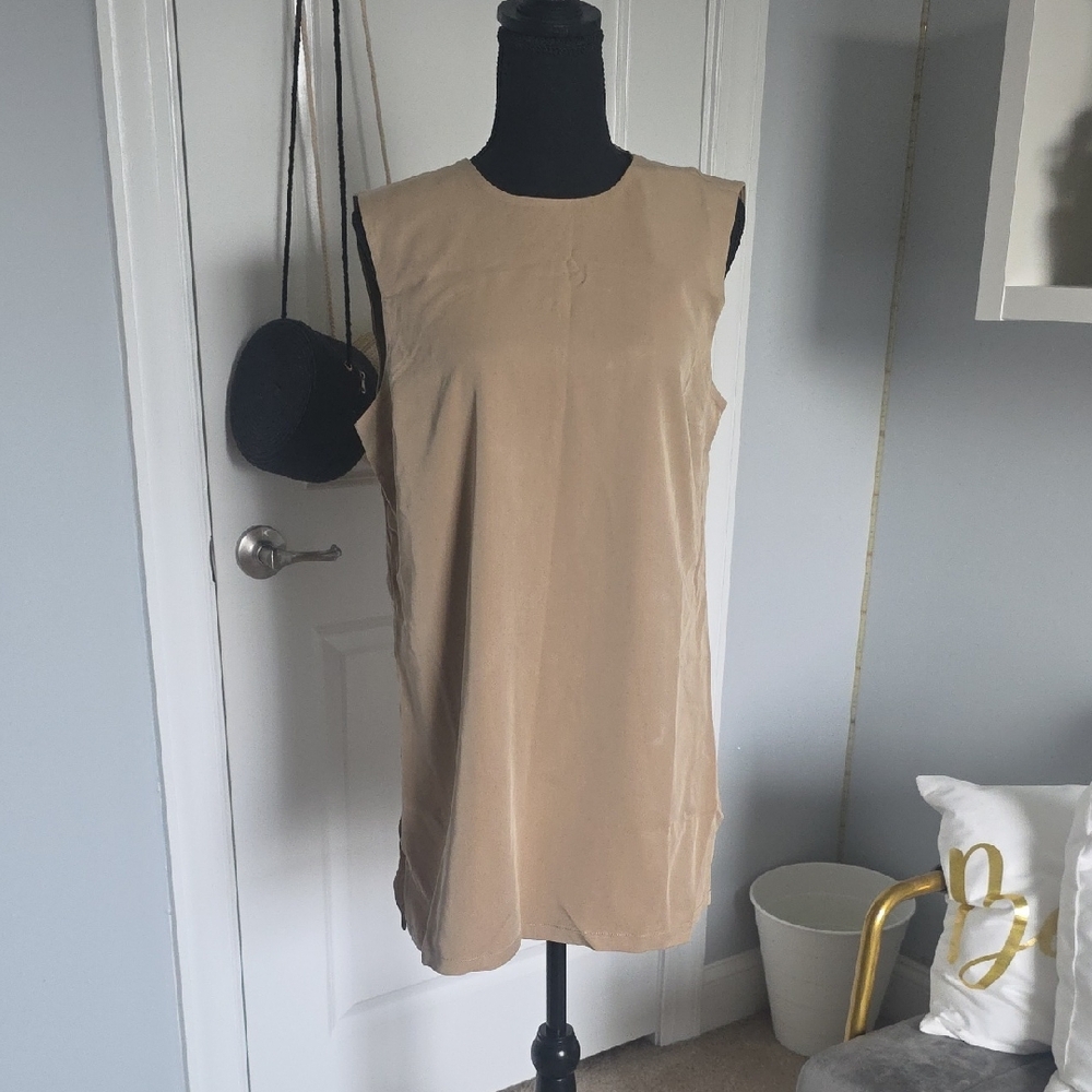 Chic Sleeveless Tan Mini Dress - M